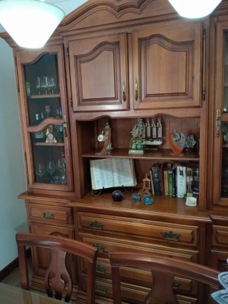 Mueble bar de madera