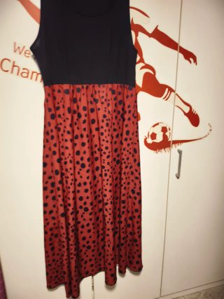 Vestido Negro y Rojo con Lunares