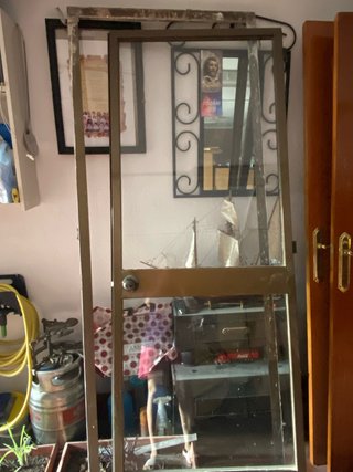 Puerta de aluminio y cristal