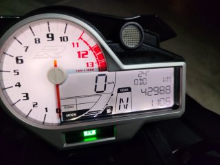 BMW S1000R Naked Negra y Plateada
