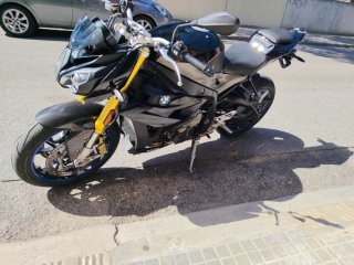 BMW S1000R Naked Negra y Plateada
