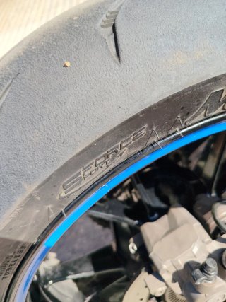 BMW S1000R Naked Negra y Plateada