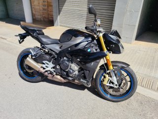 BMW S1000R Naked Negra y Plateada