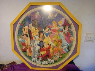 Puzzle Disney Redondo en Marco Octogonal 60s