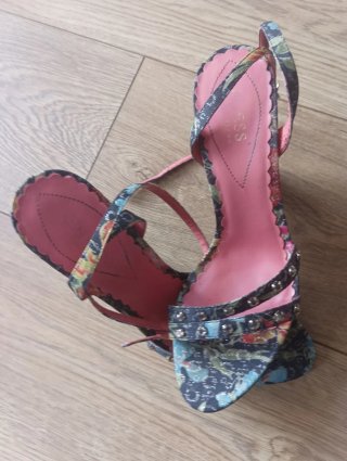 Sandalias cuña estampadas 11 cm