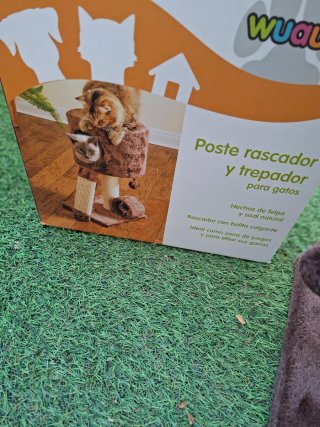 Rascador y trepador para gatos