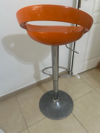 Sillas de Barra Naranja y Plateada