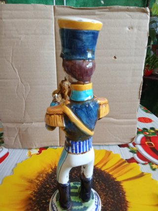 Figura militar trompeta cerámica