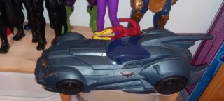 Batmovil solo puesto de exposición