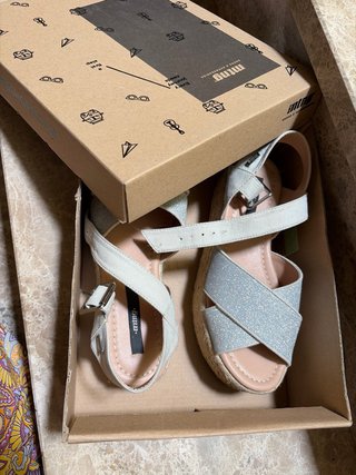 Sandalias Mustang Talla 36 Plata