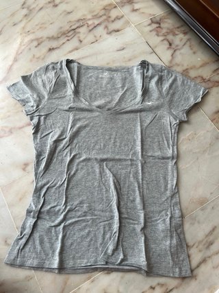Camiseta Hollister Gris Talla S