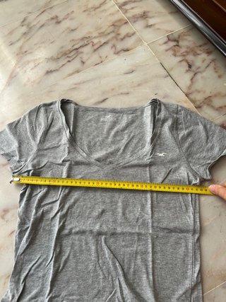 Camiseta Hollister Gris Talla S