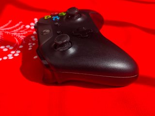 Mando Xbox one negro