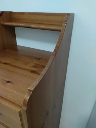 Cómoda de madera Ikea