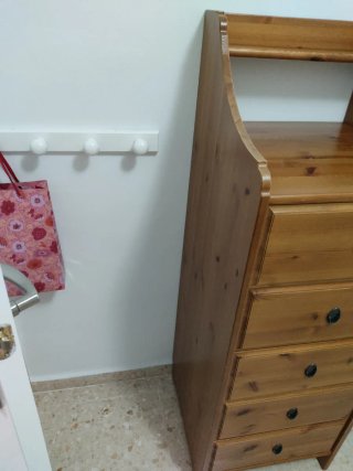 Cómoda de madera Ikea