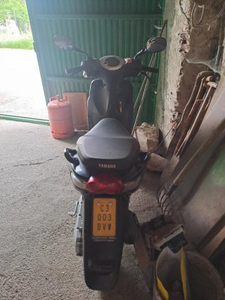 Yamaha Neos Scooter Negro