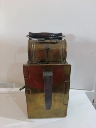 Farol de ferrocarril antiguo