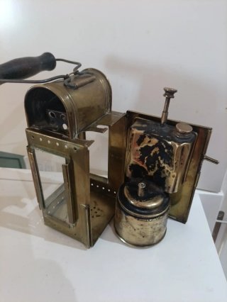Farol de ferrocarril antiguo