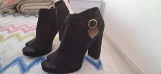 Botines negros tacón abierto mujer