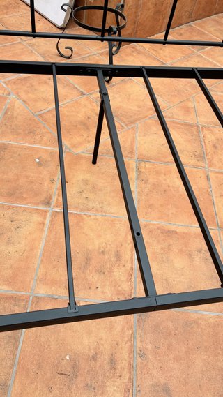 Estructura Cama Diván Metálica Negra y Dorada