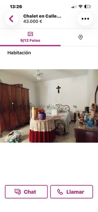 Banco antiguo terciopelo y mimbre
