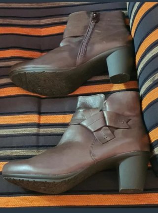 Botines de tacón marrones