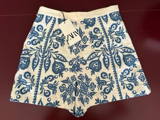 Shorts bordados Zara