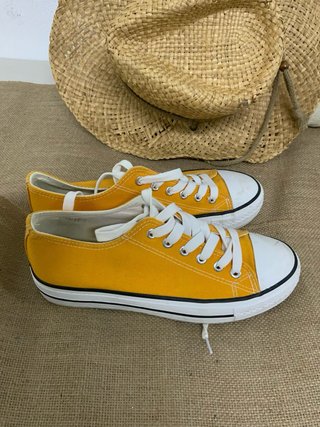 Zapatillas amarillas talla 39
