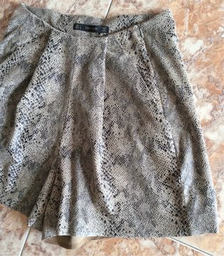 Pantalón Corto Serpiente