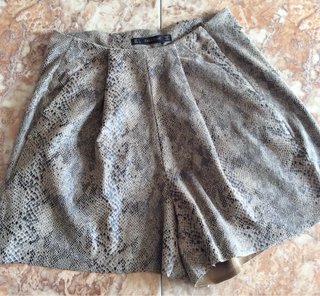 Pantalón Corto Serpiente