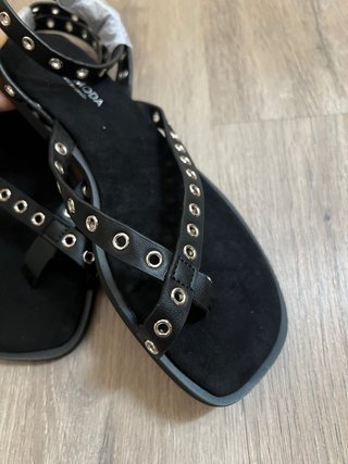 Sandalias dedo negras talla 35