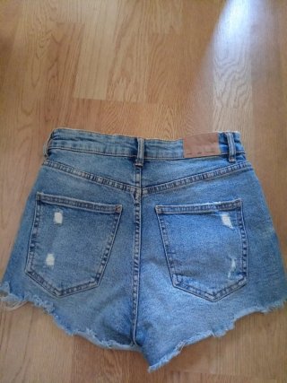Shorts vaqueros Bershka desgastados