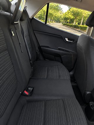 KIA STONIC 2018 ROJO/NEGRO