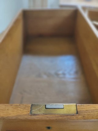 Escritorio clásico de madera