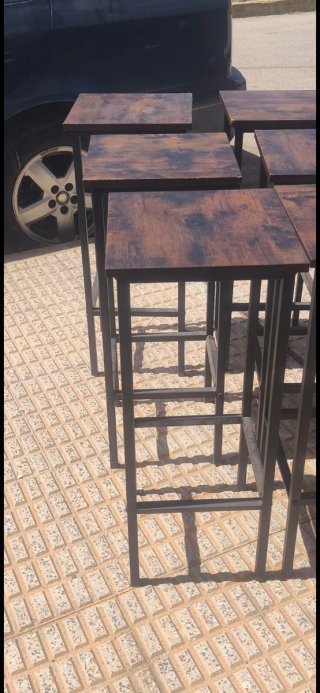 Taburetes madera y metal. 12 unidades.