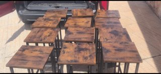 Taburetes madera y metal. 12 unidades.
