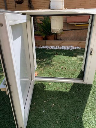 Mueble aluminio calentador gas blanco.