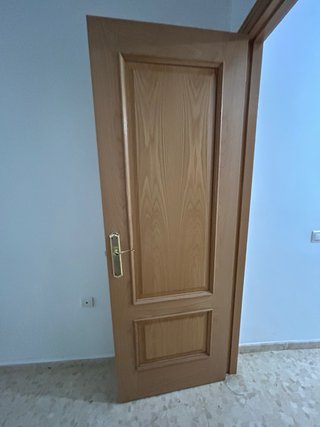 Puertas macizas en buen estado