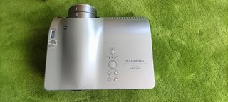 Proyector Hitachi PJ-TX100 hasta 300''