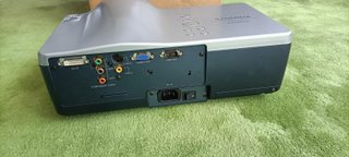 Proyector Hitachi PJ-TX100 hasta 300''