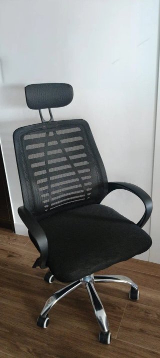Silla de oficina ergonómica negra