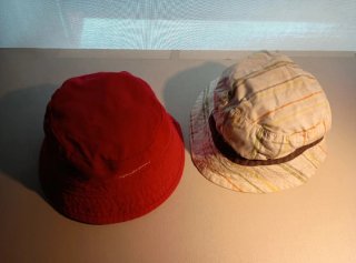 Dos gorros Quechua reversibles