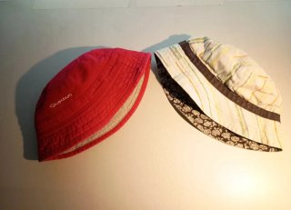 Dos gorros Quechua reversibles