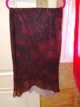 Falda larga estampada morada y roja
