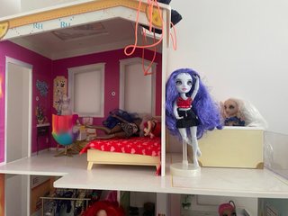 Casa Monster High con muñecas