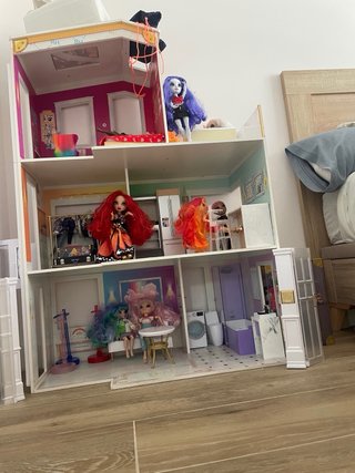 Casa Monster High con muñecas