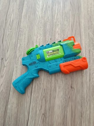 Pistola de agua Nerf Zombie Revenge