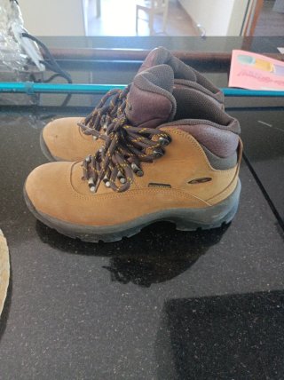 Botas de montaña Hi-Tec beige y marrón
