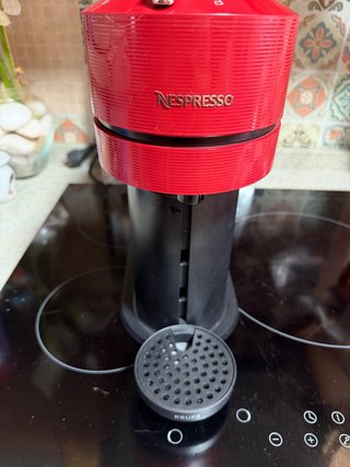 Cafetera Nespresso Vertuo Roja