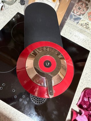 Cafetera Nespresso Vertuo Roja